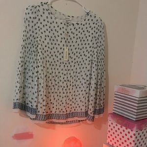 Beautiful blouse MAX STUDIO for everyday wear or night out , office clothing